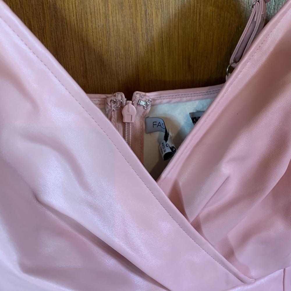 Short cute little FashionNova pink dress #976 - Picture 4 of 9